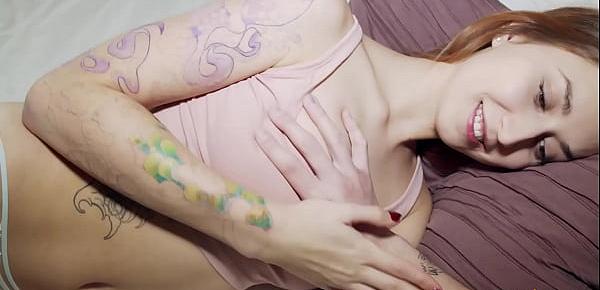  18videoz - Tattooed teeny Iris Kiss Kiss deep fucking